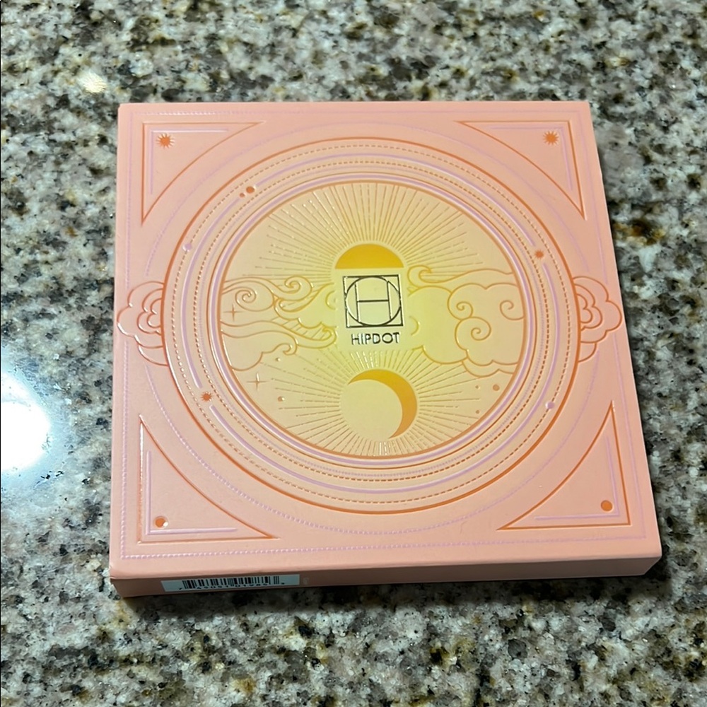 HipDot 4 shade Makeup Palette
